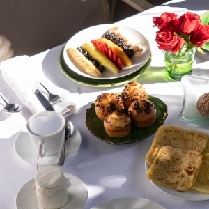 @hotelpontroyalparis